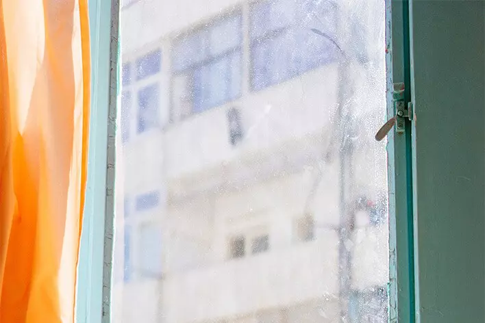 Home window that needs to be replaced