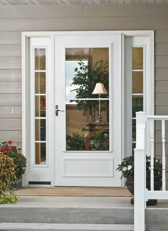 New white storm door