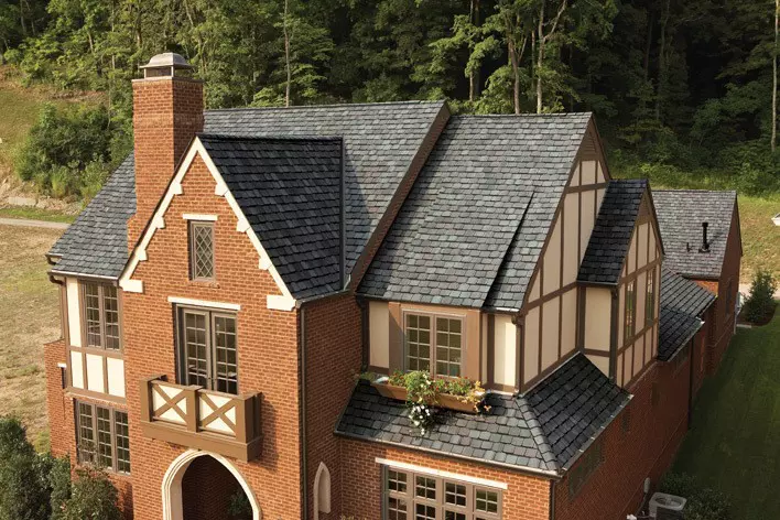 A new asphalt shingle roof